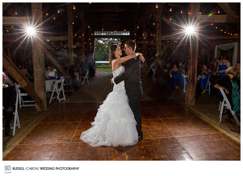 Maine wedding photographers capture first dance