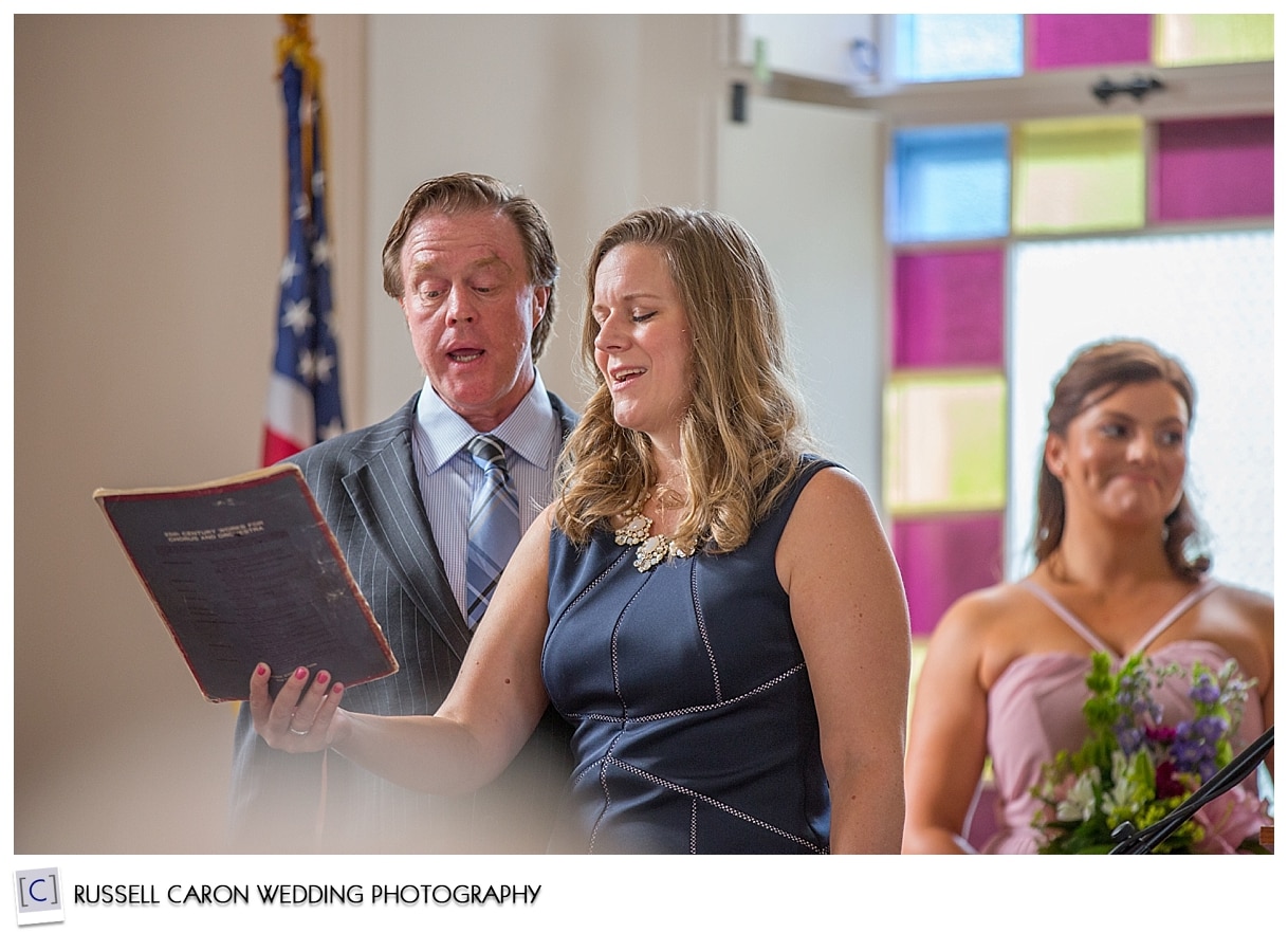 Opera singers sing during wedding ceremony