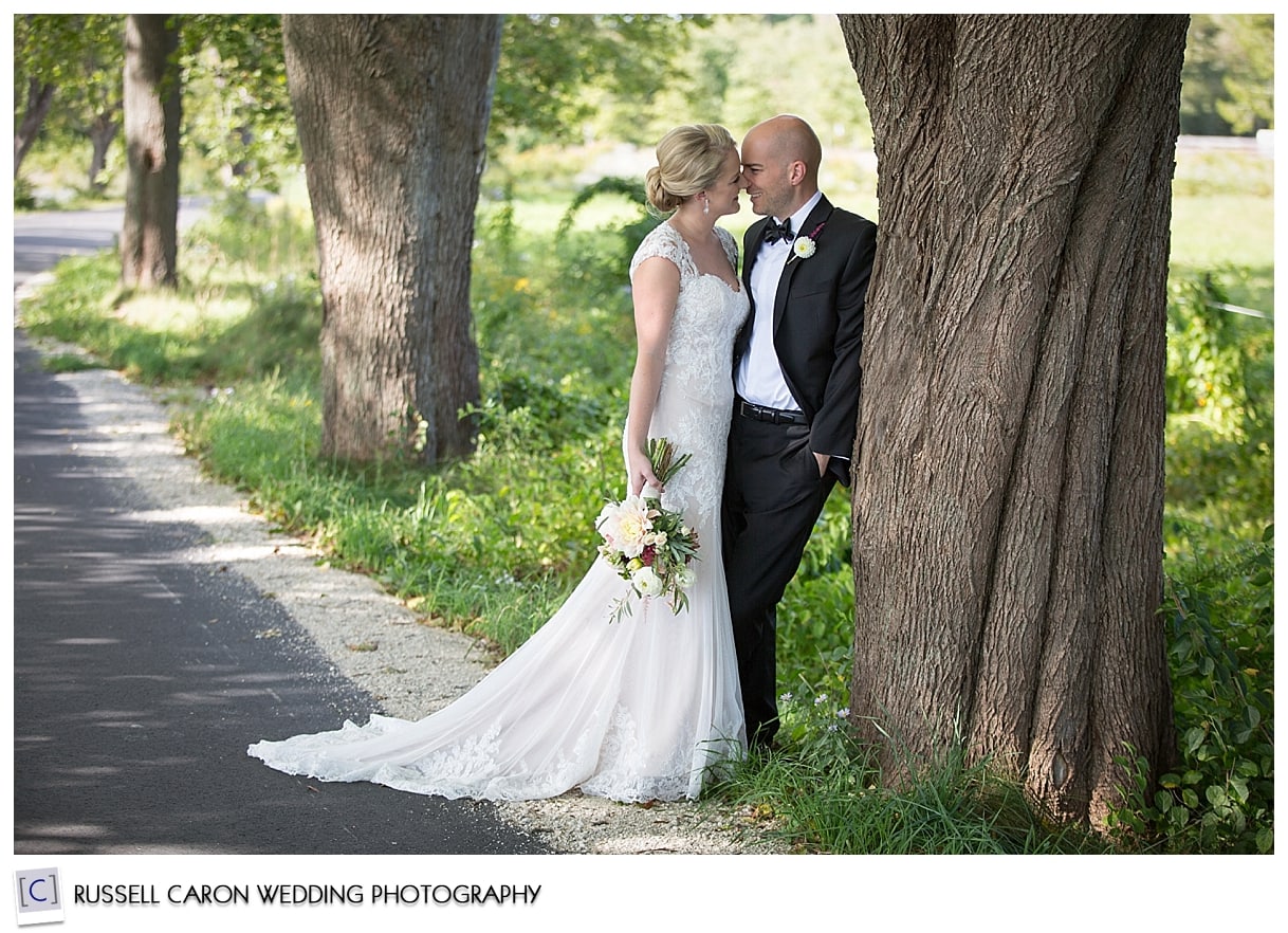 bride-and-groom-in-kennebunkport-maine