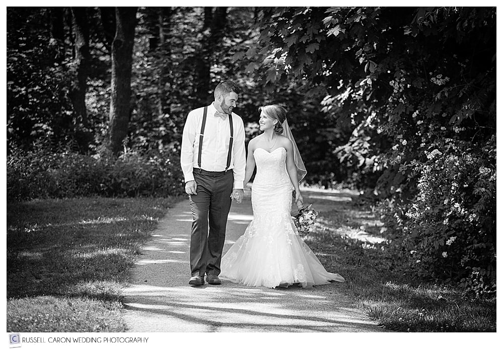 bride-and-groom-in-freeport-maine