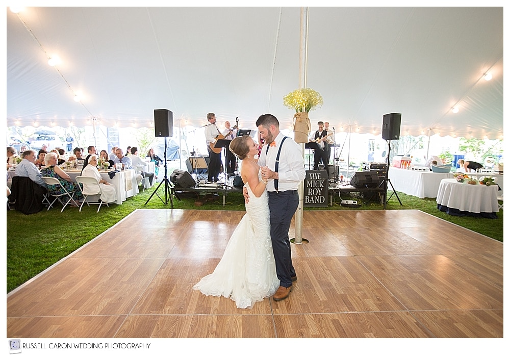 bride-and-groom's-first-dance