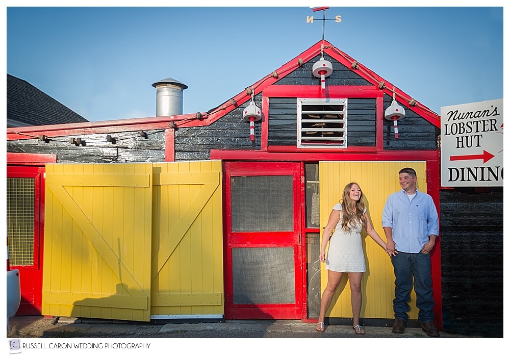 couple-posing-in-front-of-nunan's-lobster-hut
