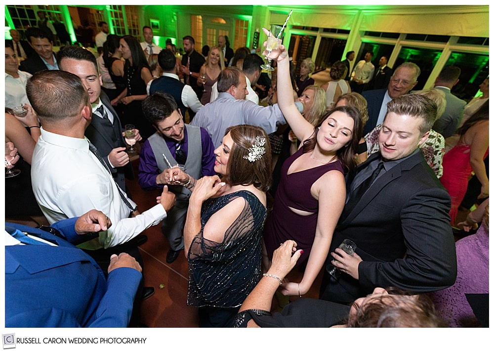 guests dancing at an elegant point lookout wedding at the summit