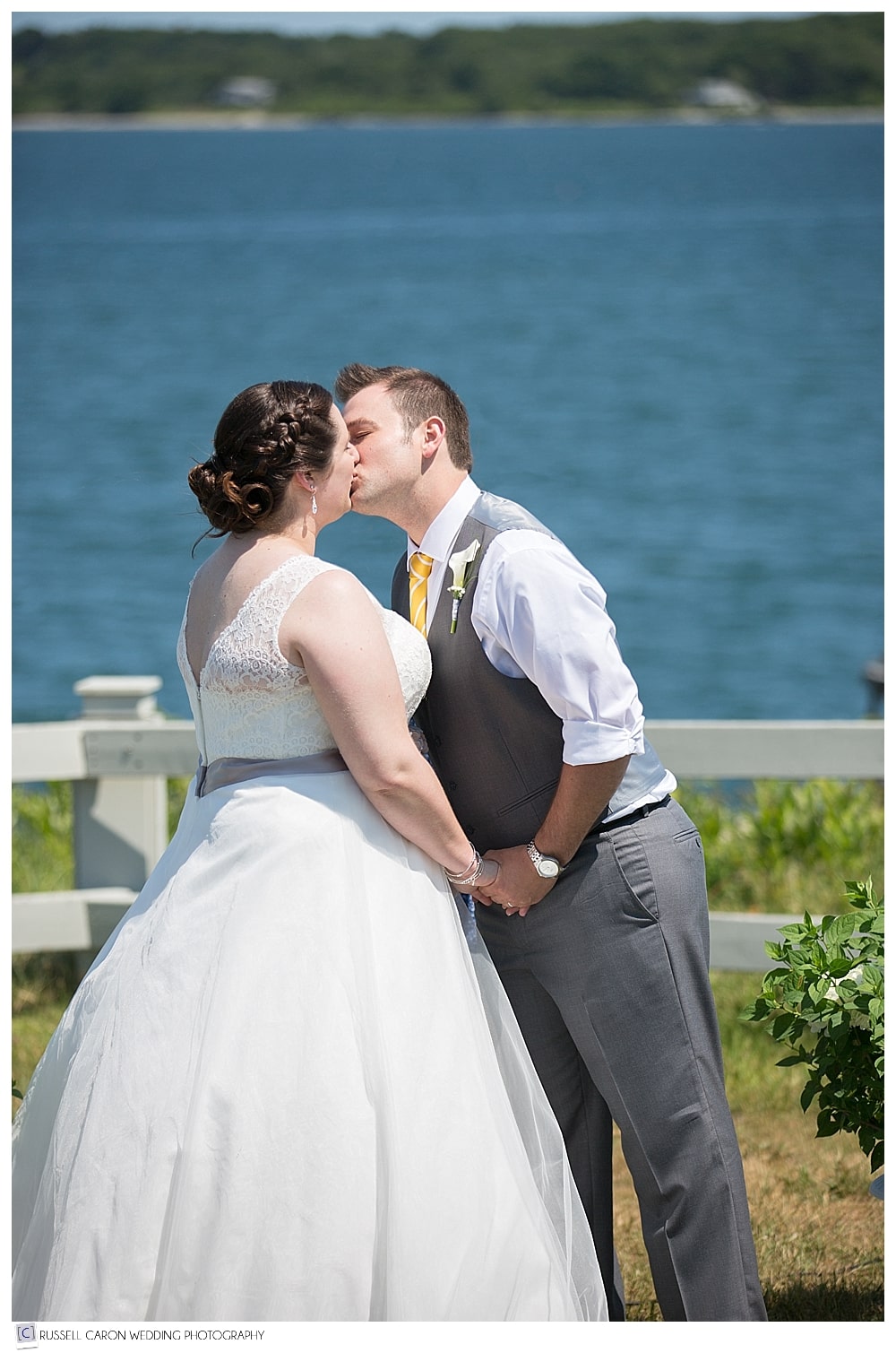 bride-and-groom-during-first-kiss