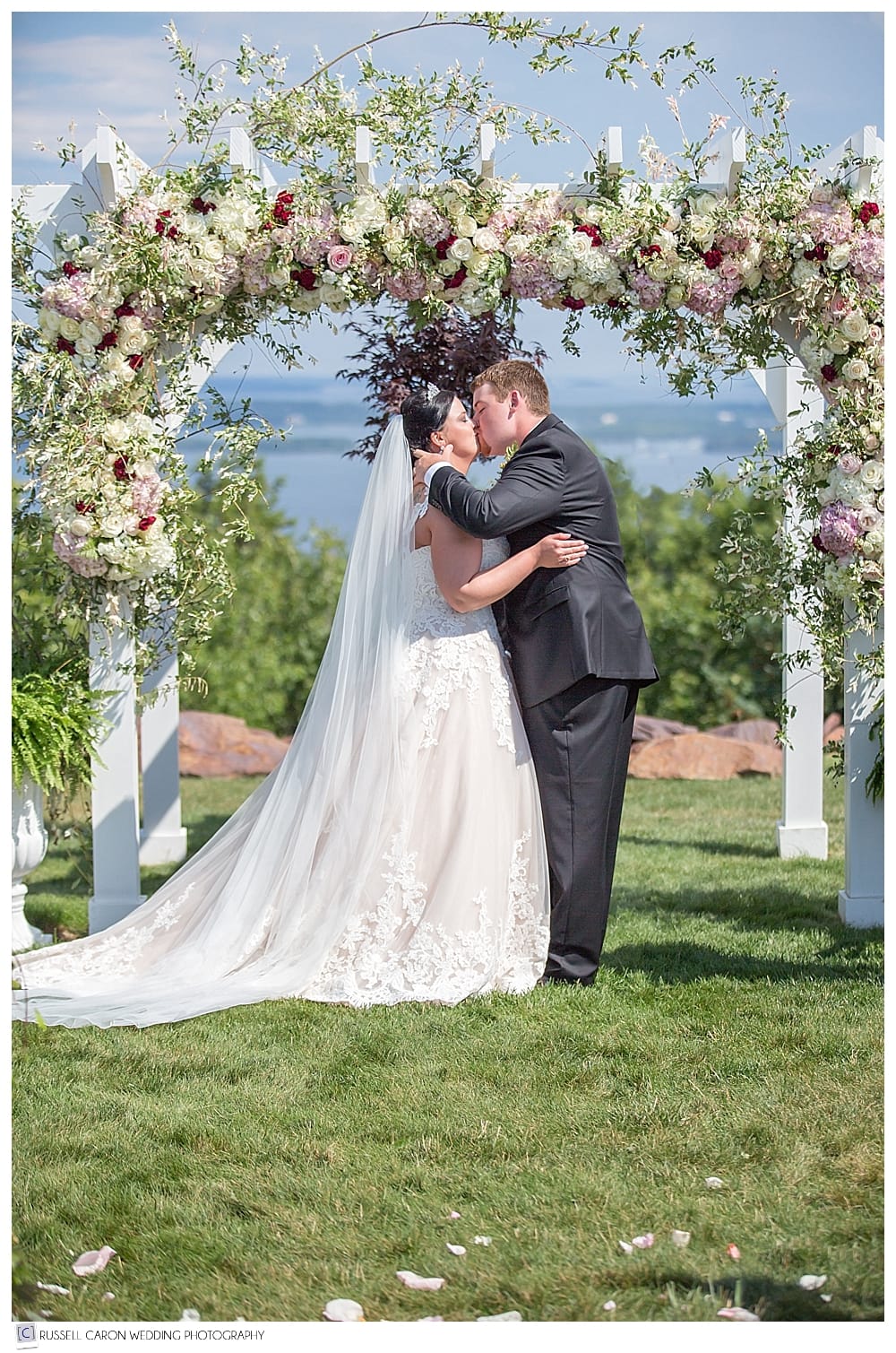 bride-and-groom-during-first-kiss