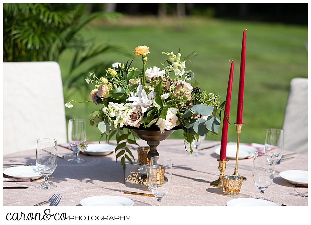 beautiful table scape at a scarborough maine wedding tented reception