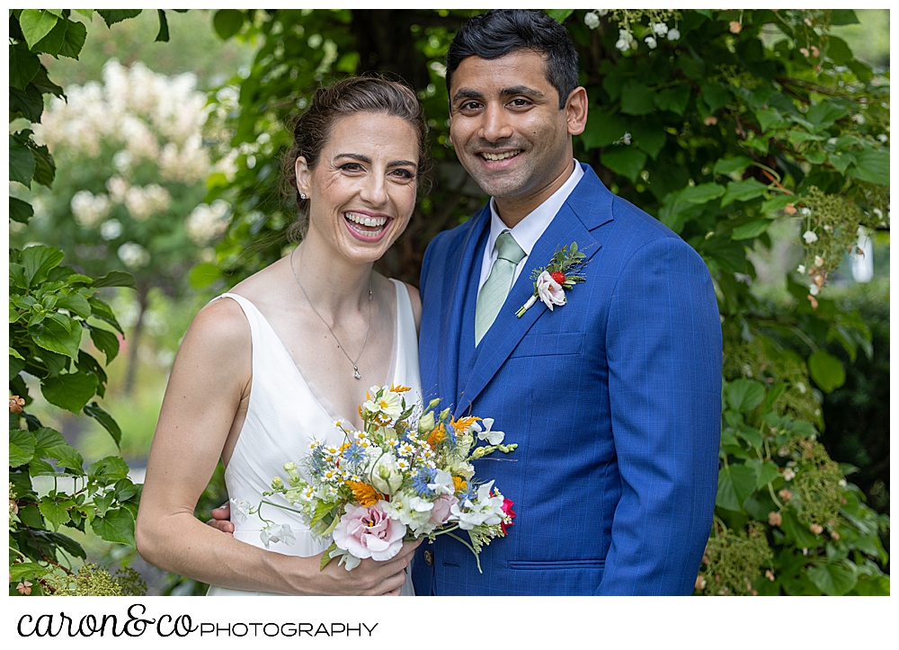 bride and groom couples portrait at a joyful Pineland farms wedding