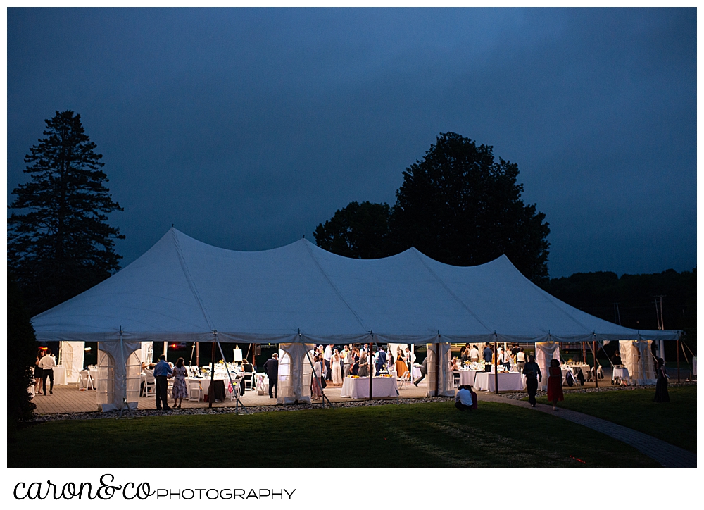 A Pineland Farms tented wedding at dusk